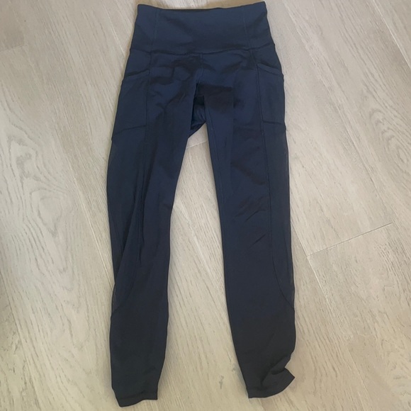 LuLu Lemon Leggings - Picture 1 of 3